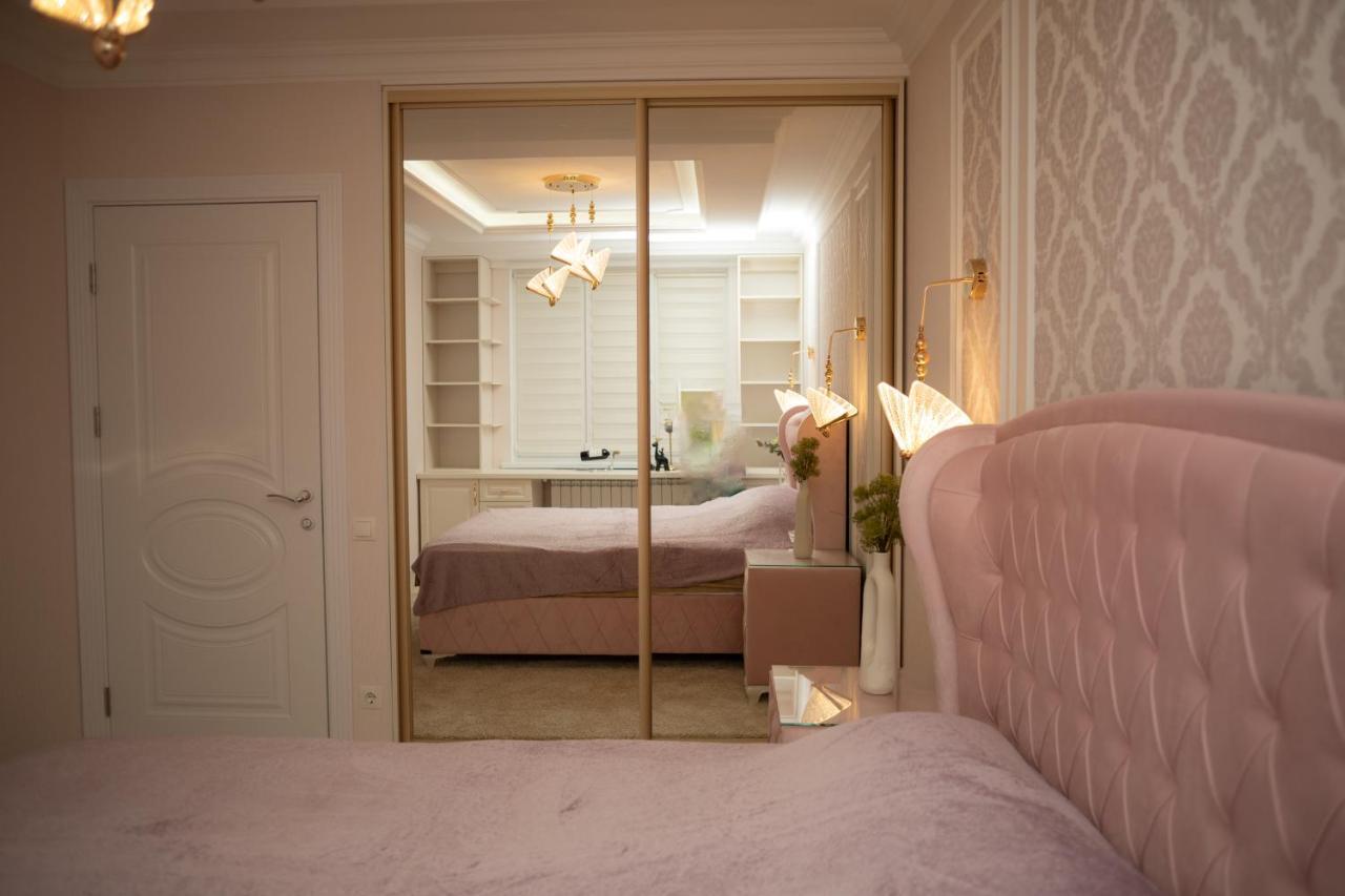Center Candle Apartment คีชีเนา ภายนอก รูปภาพ