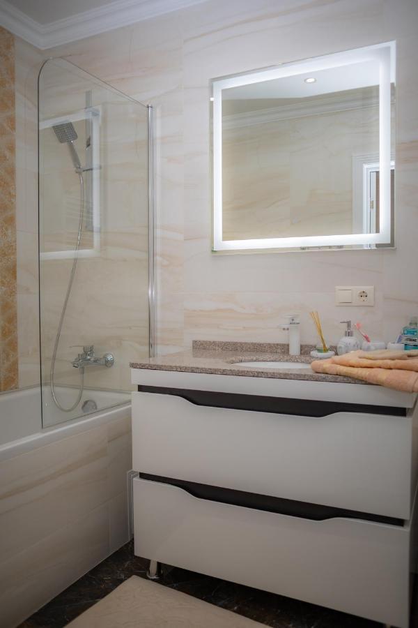 Center Candle Apartment คีชีเนา ภายนอก รูปภาพ